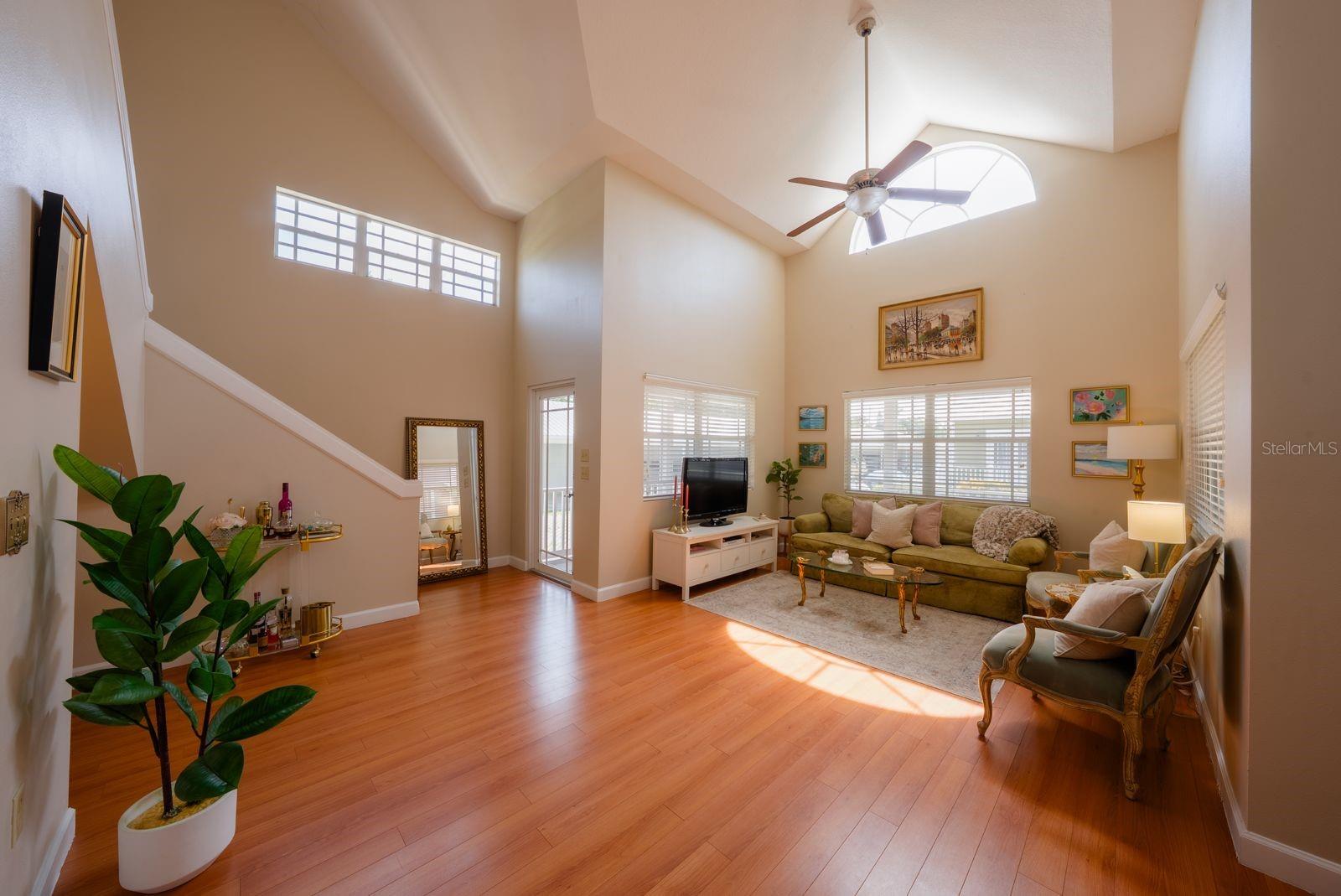 COTTAGES/THE LAKE - Residential