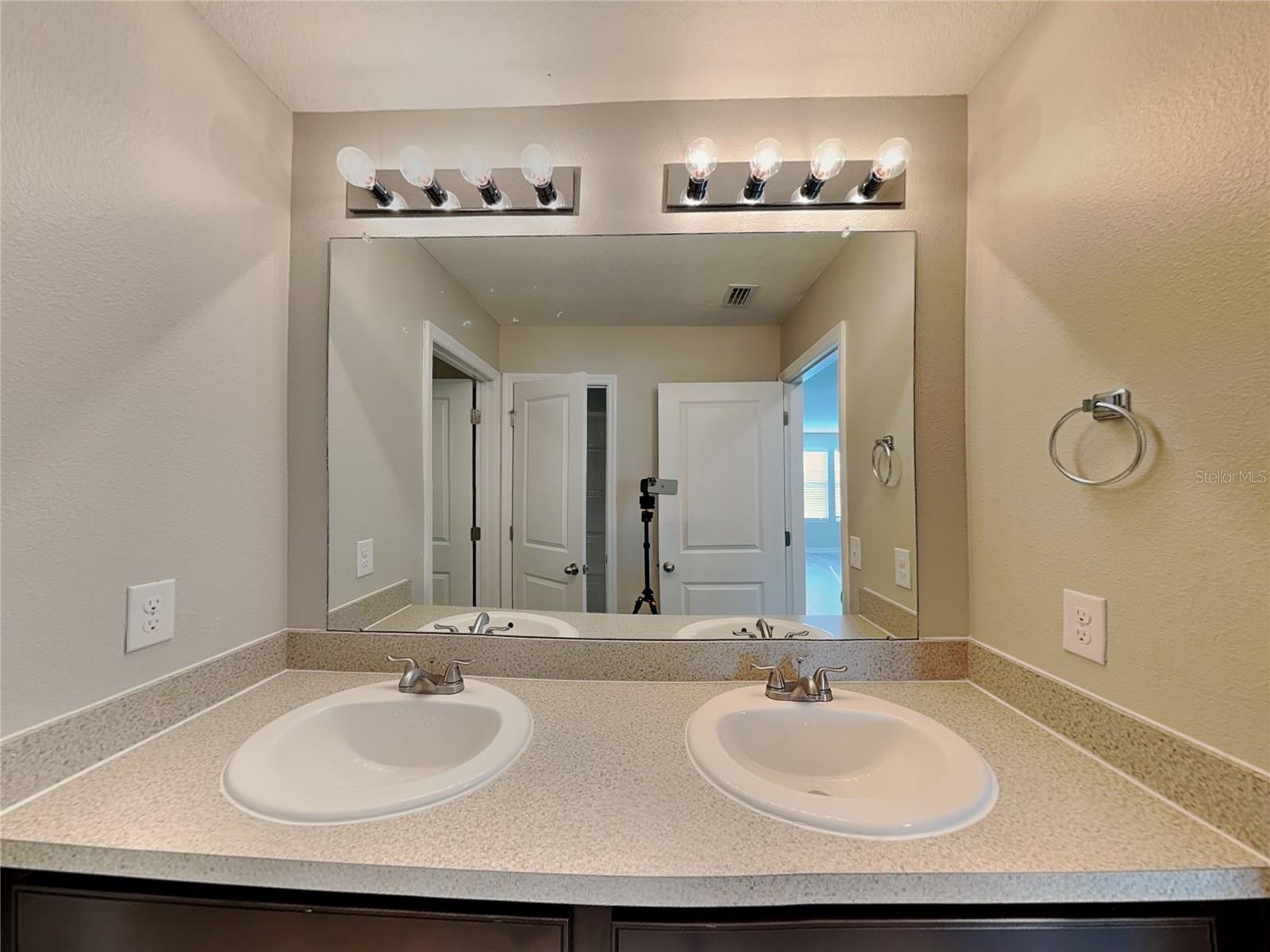 TREVESTA PH I-A - Residential Lease