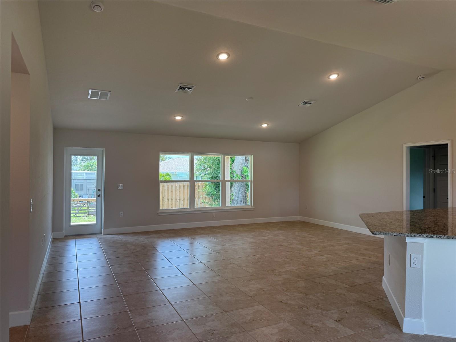 855 CUMBERLAND ROAD