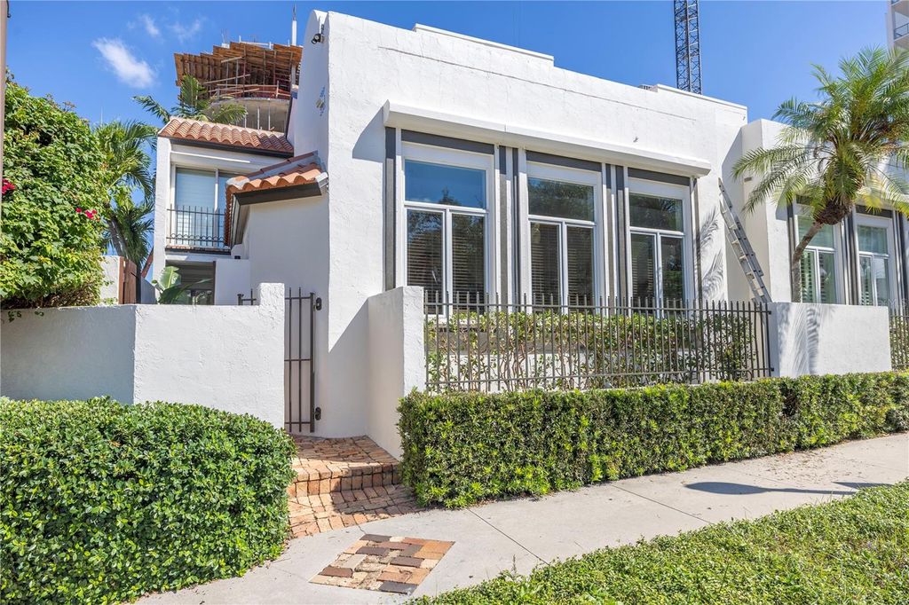 Photo of 200 Cocoanut Avenue #1, Sarasota, FL 34236 (MLS # A4656898)