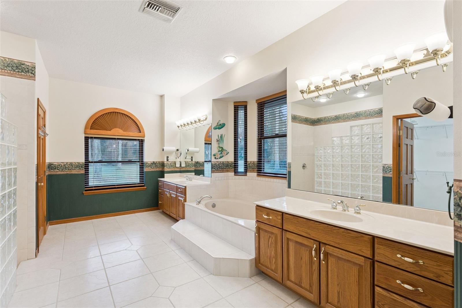 OSCEOLA BLUFF NORTH 5 ACRE DEV 45 PARCELS - Residential