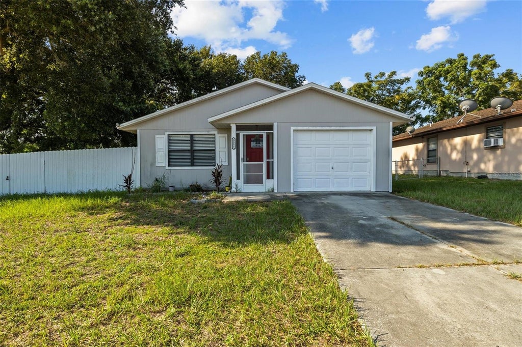 Photo of 3351 Ellington Avenue, Sebring, FL 33870 (MLS # S5155841)