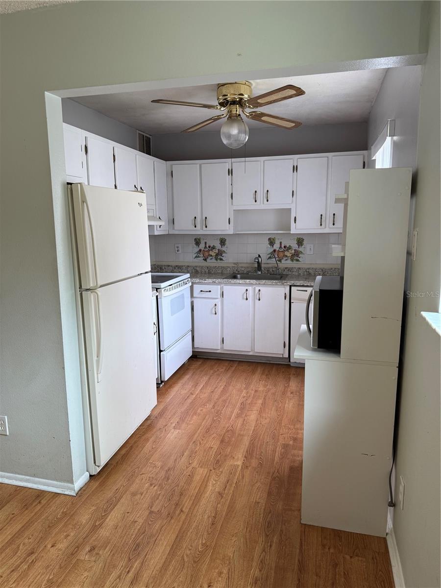 3300 FOX CHASE CIRCLE N 232