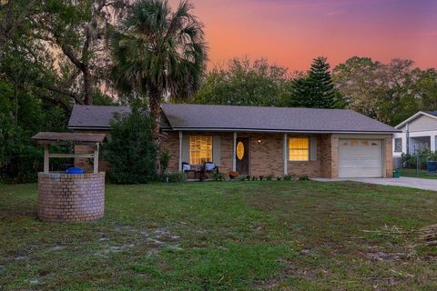 A home in DEBARY