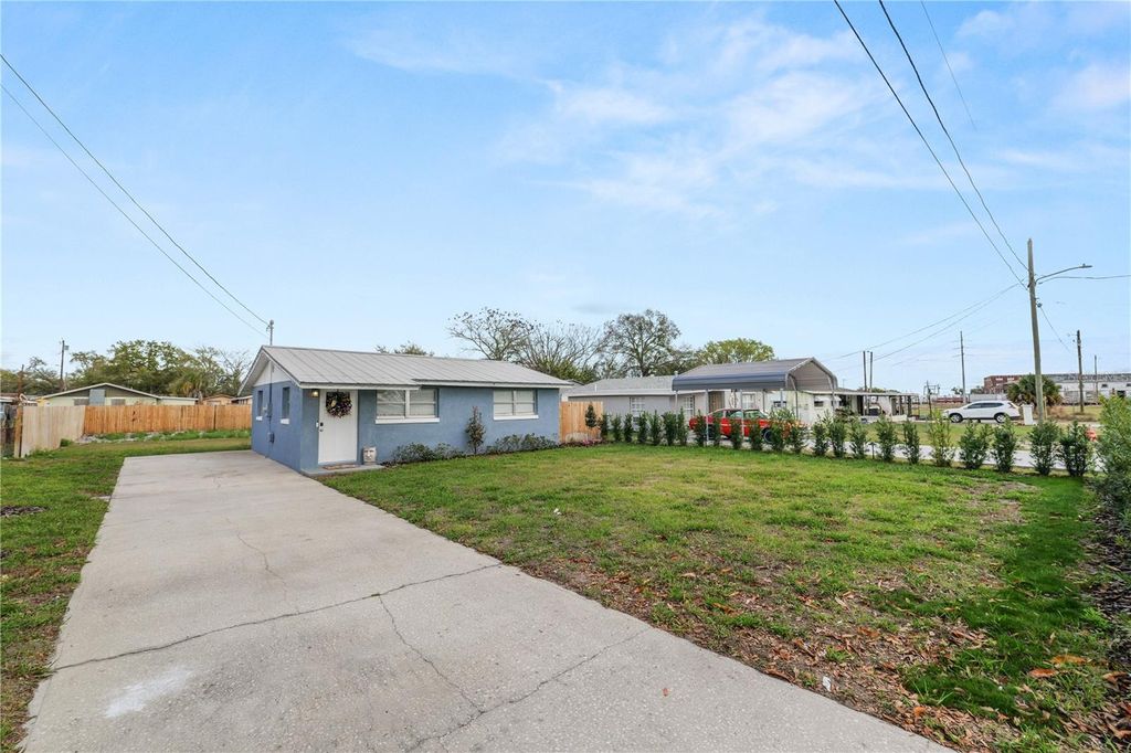 Photo of 272 Avenue A, Waverly, FL 33877 (MLS # L4959955)