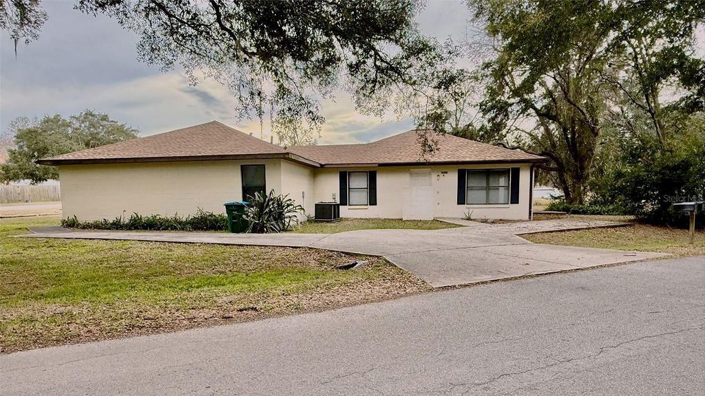 Photo of 9680 SW 30th Terrace, Ocala, FL 34476 (MLS # OM710765)