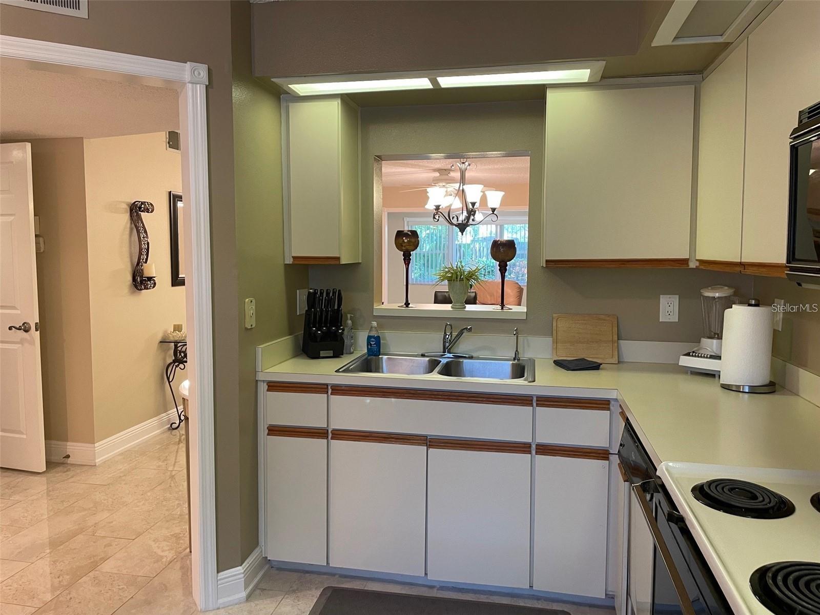 SUNSHINE TERRACE CONDO - Residential