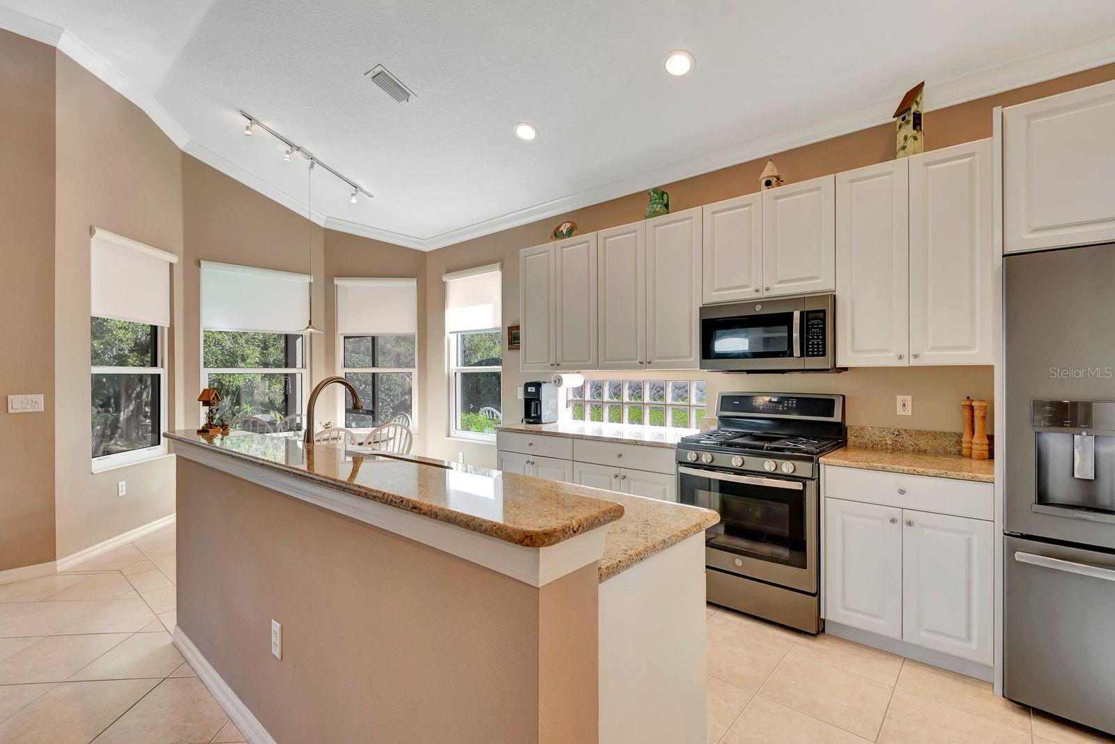 LAKEWOOD RANCH COUNTRY CLUB VILLAGE - Residential