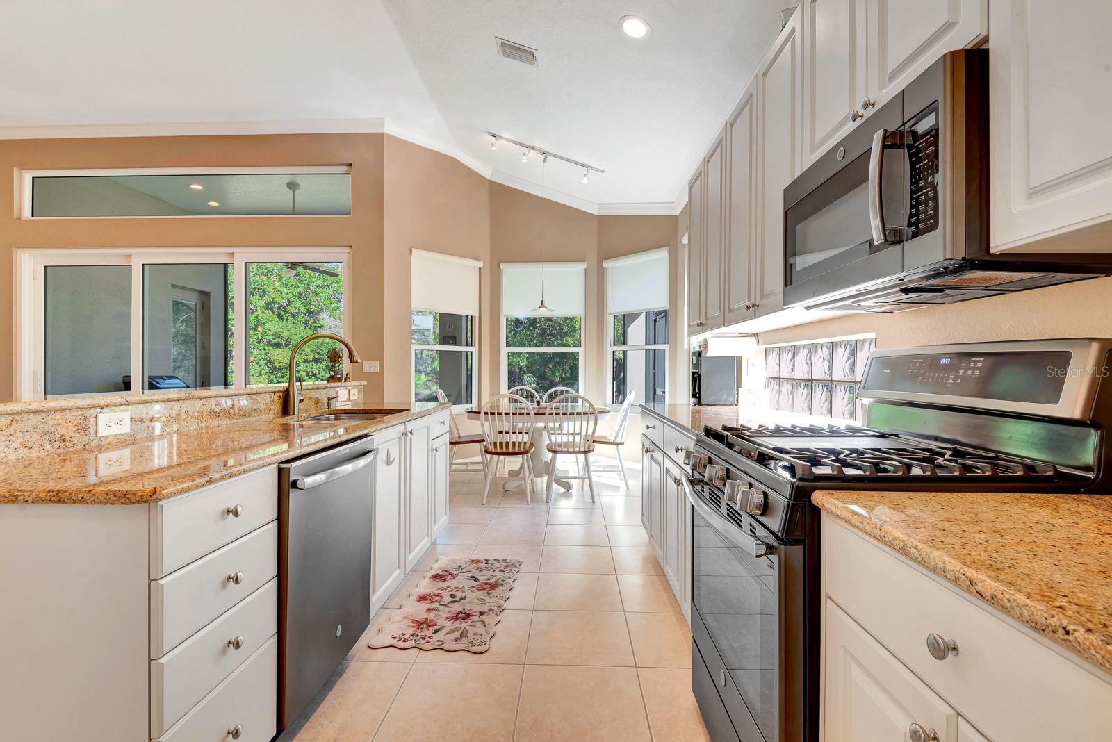 LAKEWOOD RANCH COUNTRY CLUB VILLAGE - Residential