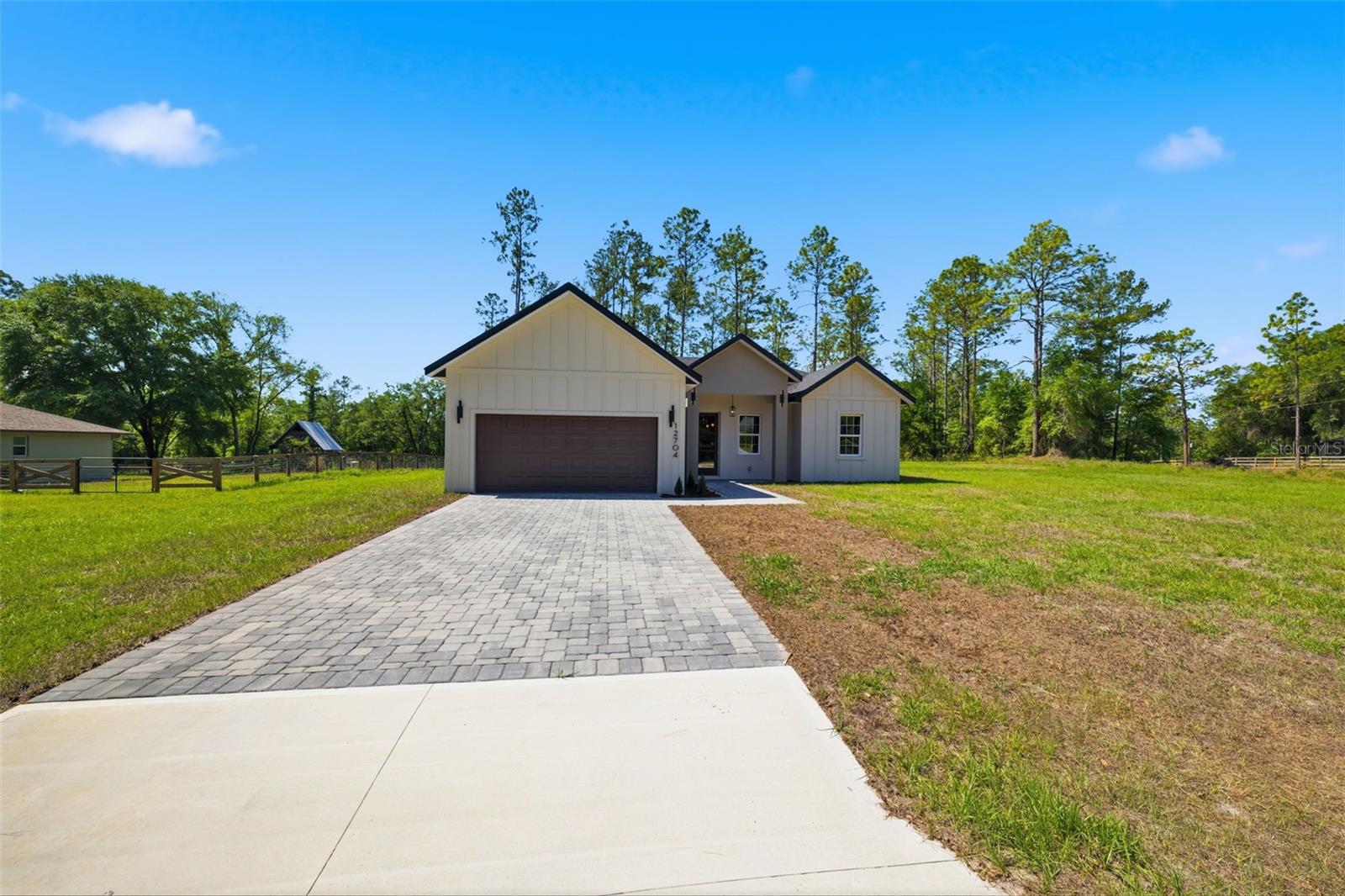 ROLLING HILLS 05 - Residential