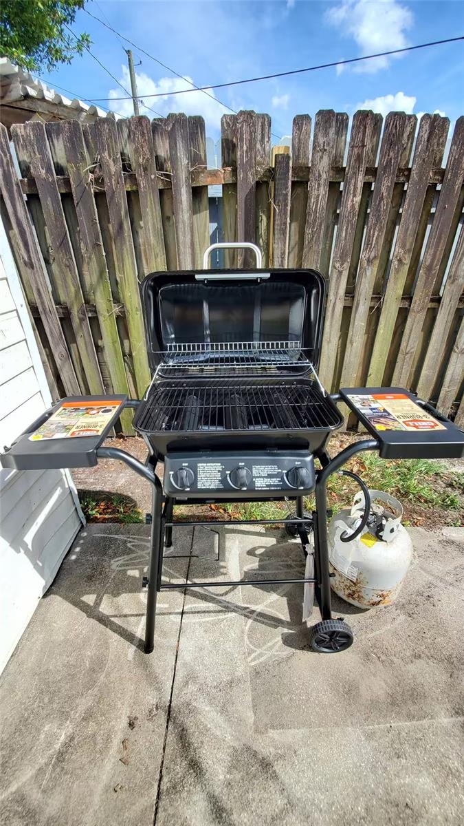 CAMPUS HILL PARK UNIT 1 - Residential Lease