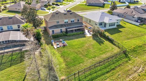 A home in LAKE WALES