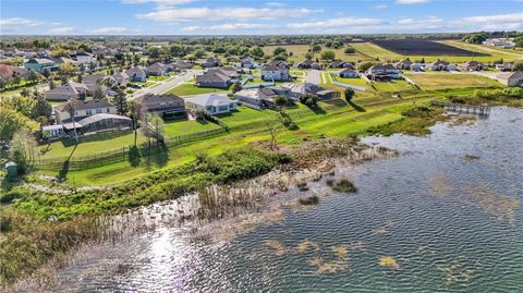 A home in LAKE WALES