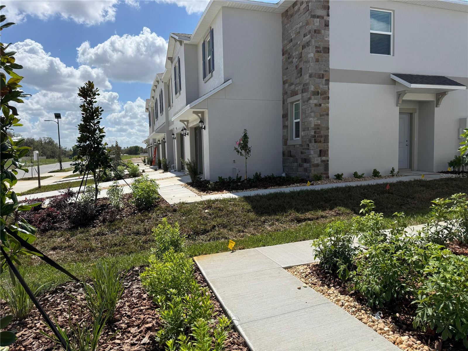 TWINFLOWERS - TOWNHOMES - Residential Lease