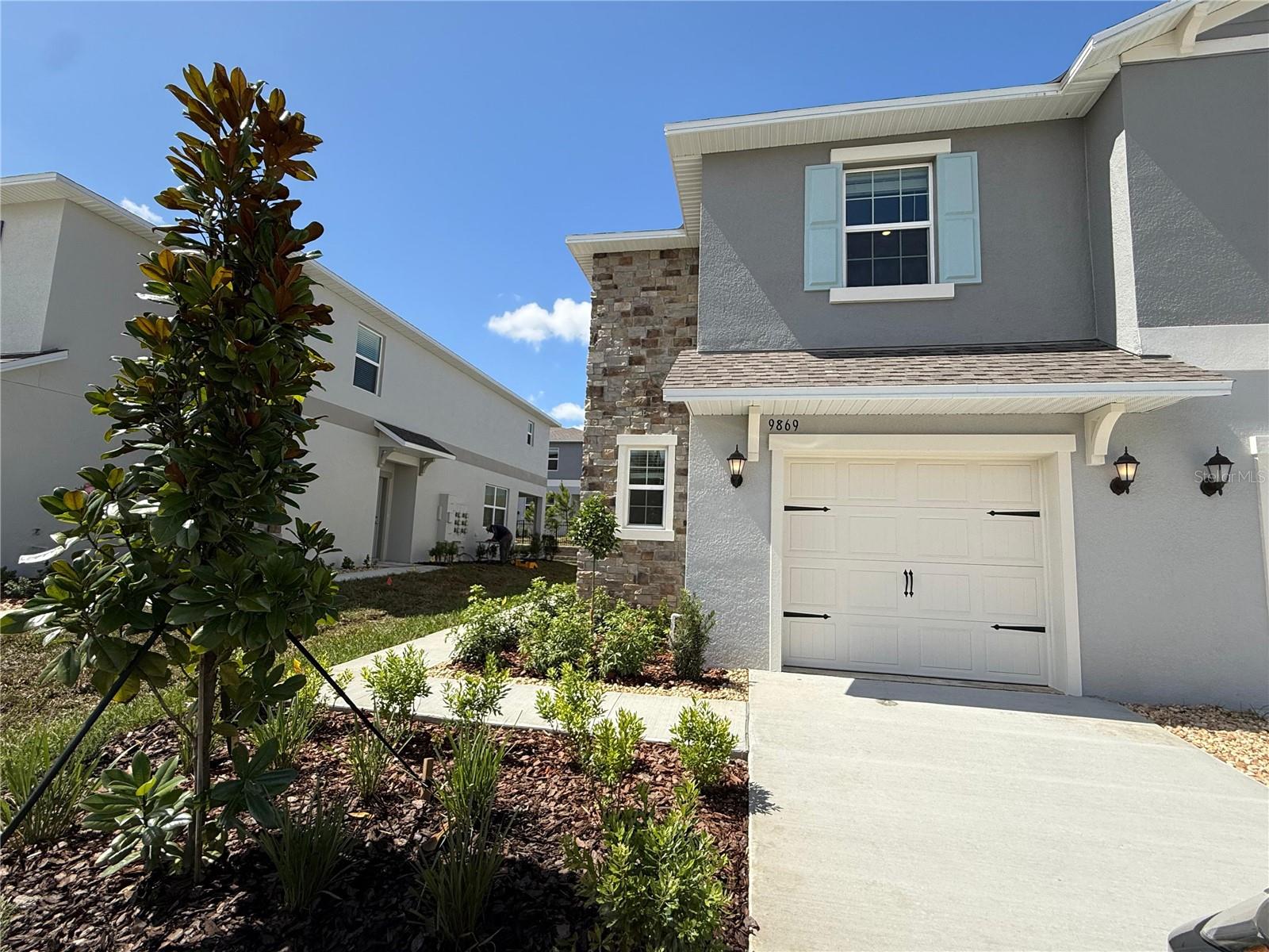 TWINFLOWERS - TOWNHOMES - Residential Lease