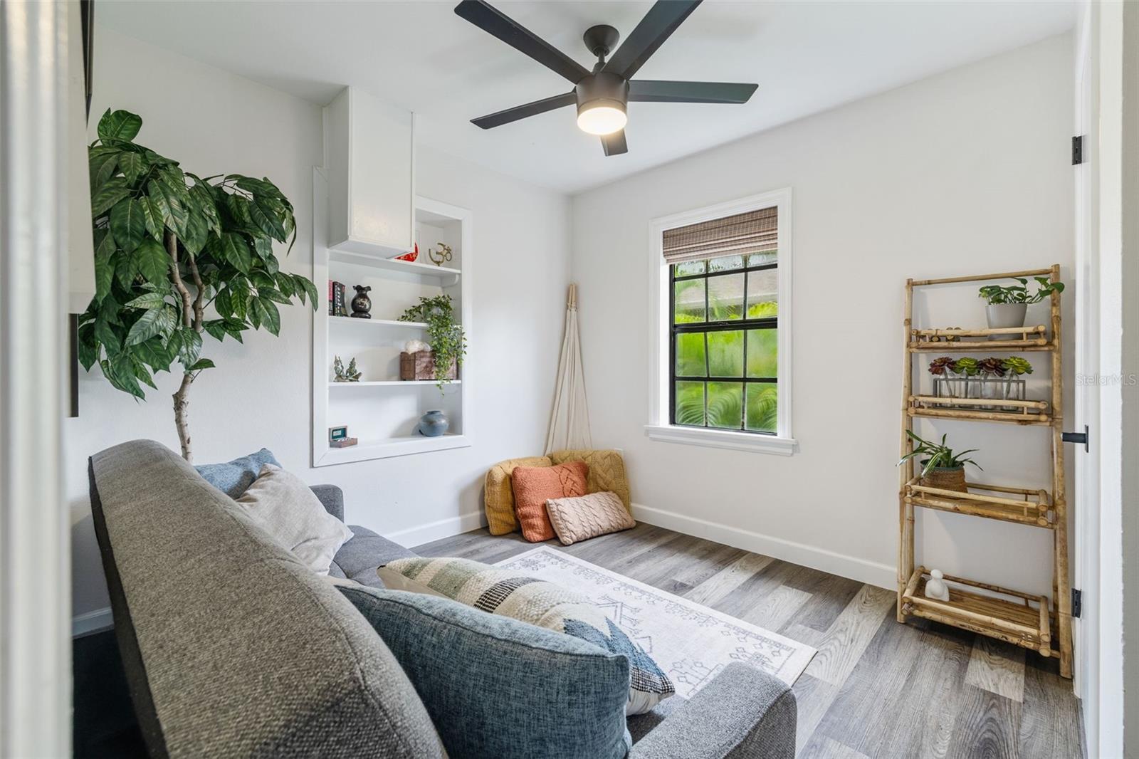 HAMPTON TERRACE - Residential Lease