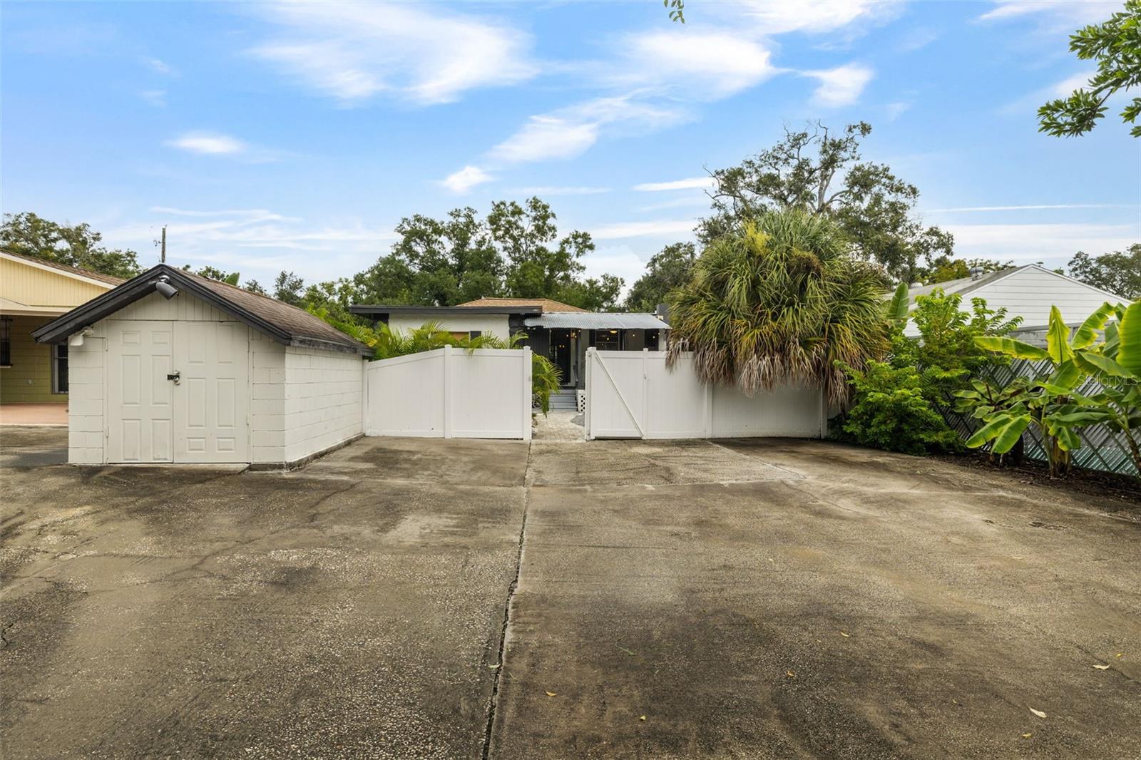 HAMPTON TERRACE - Residential Lease