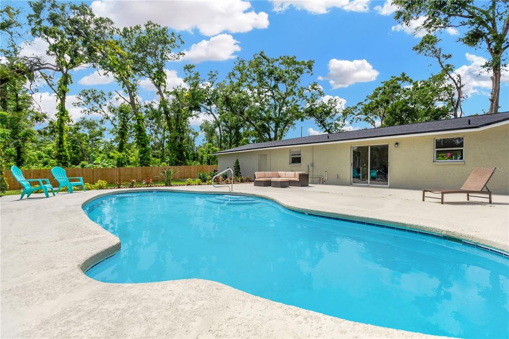 Photo of 4723 Bloomingdale Avenue, Valrico, FL 33596 (MLS # TB8404925)