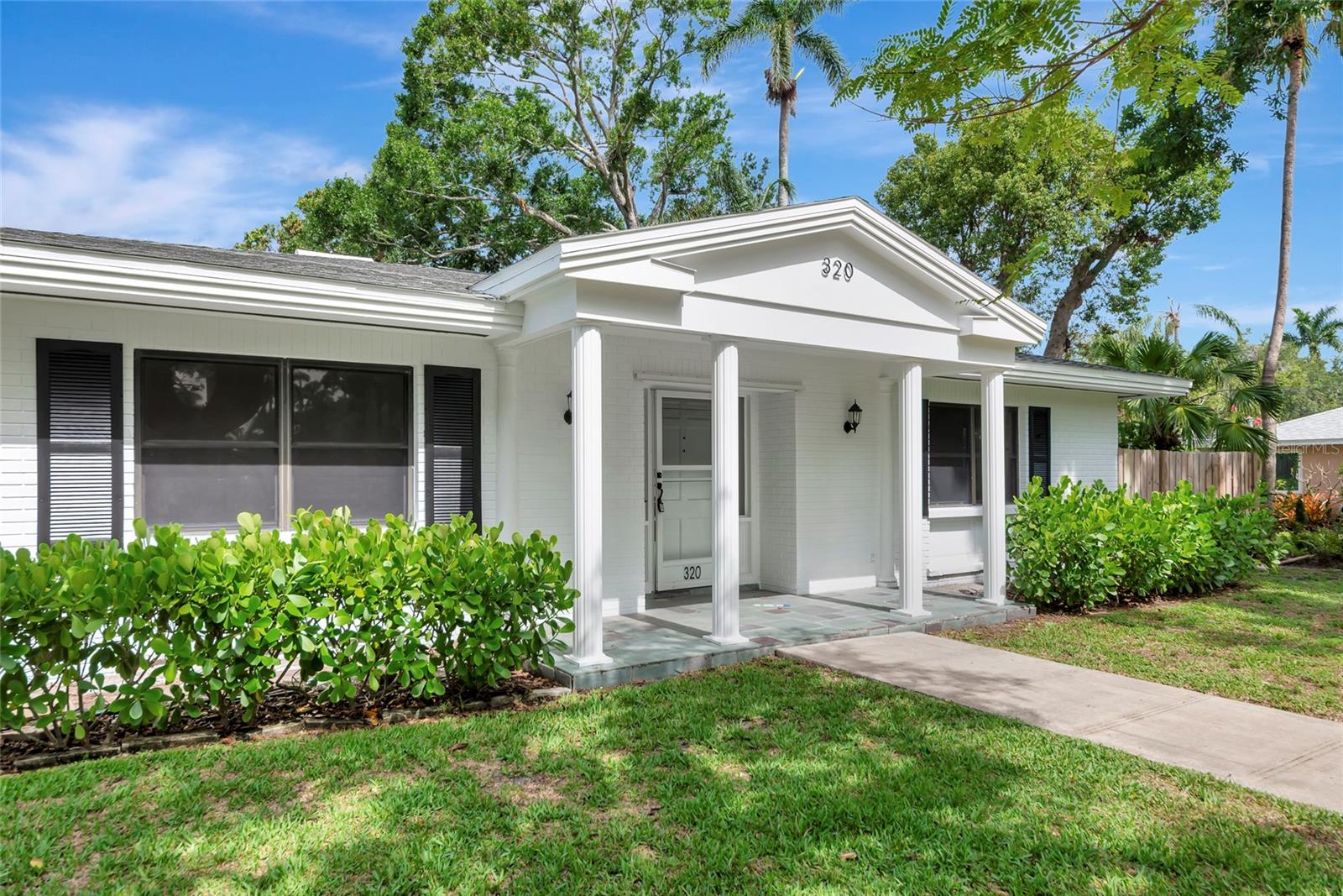 320 25TH STREET W