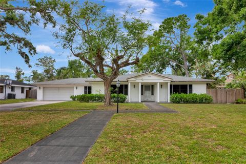 320 25TH STREET W BRADENTON FL 34205