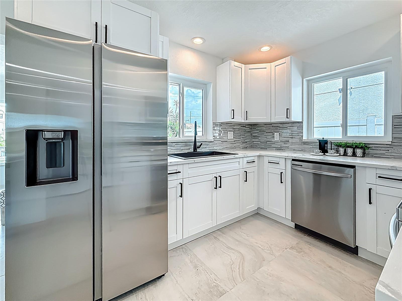 BAYWOOD SHORES 1ST ADD - Residential Lease
