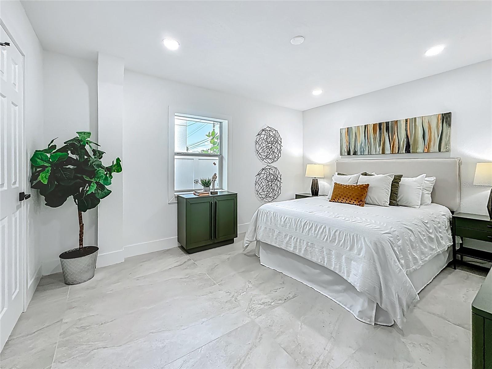 BAYWOOD SHORES 1ST ADD - Residential Lease