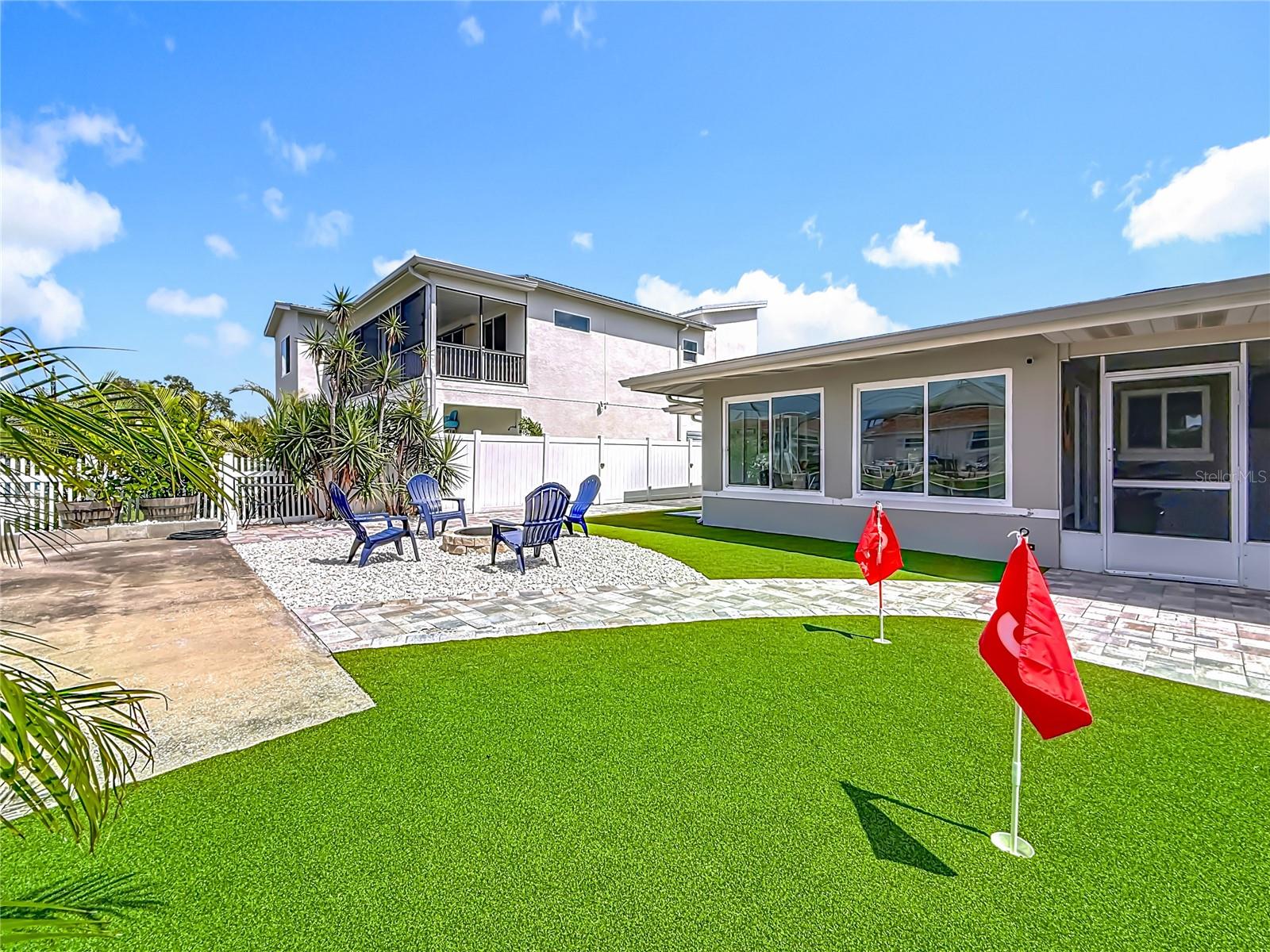 BAYWOOD SHORES 1ST ADD - Residential Lease