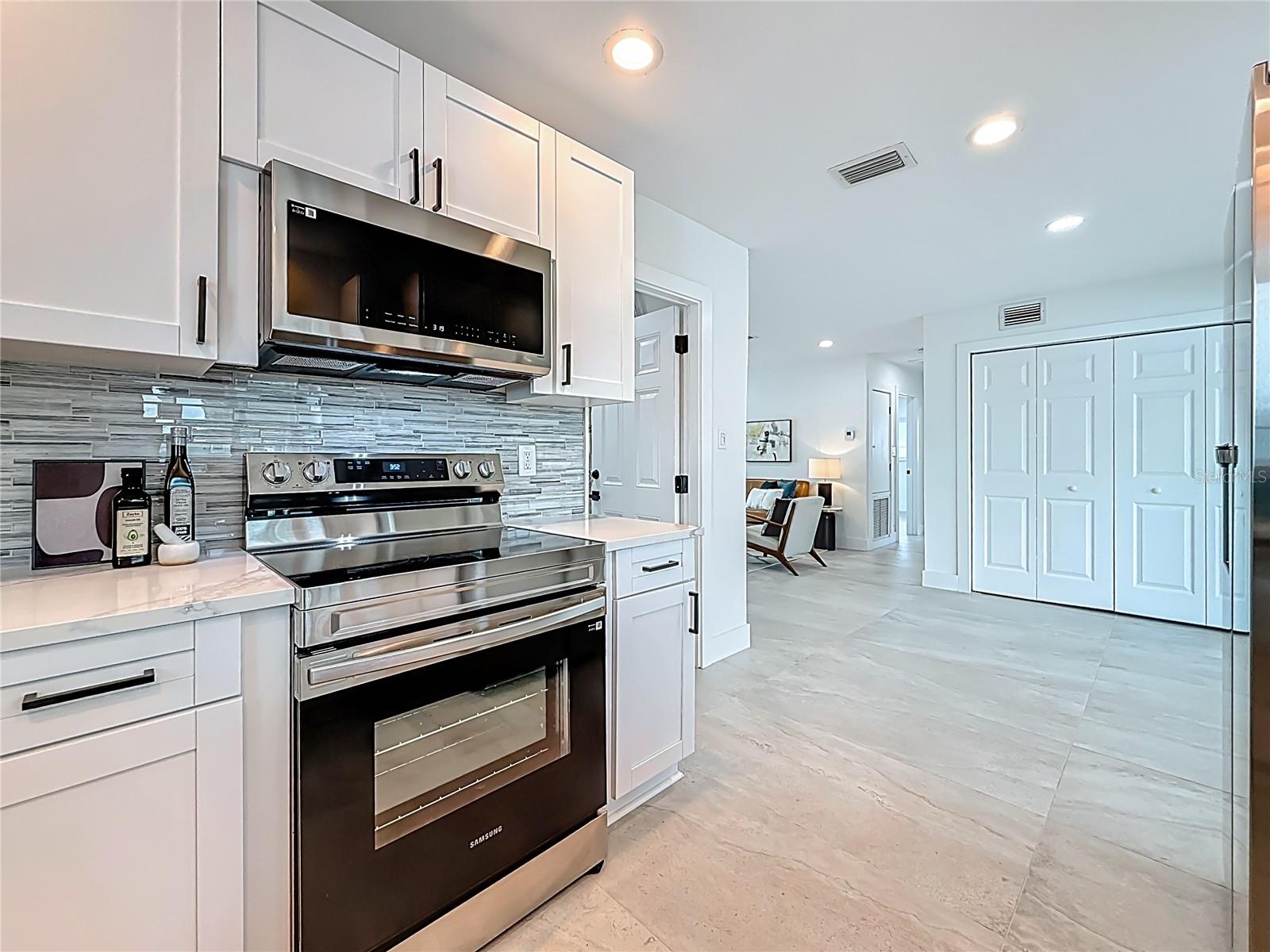 BAYWOOD SHORES 1ST ADD - Residential Lease