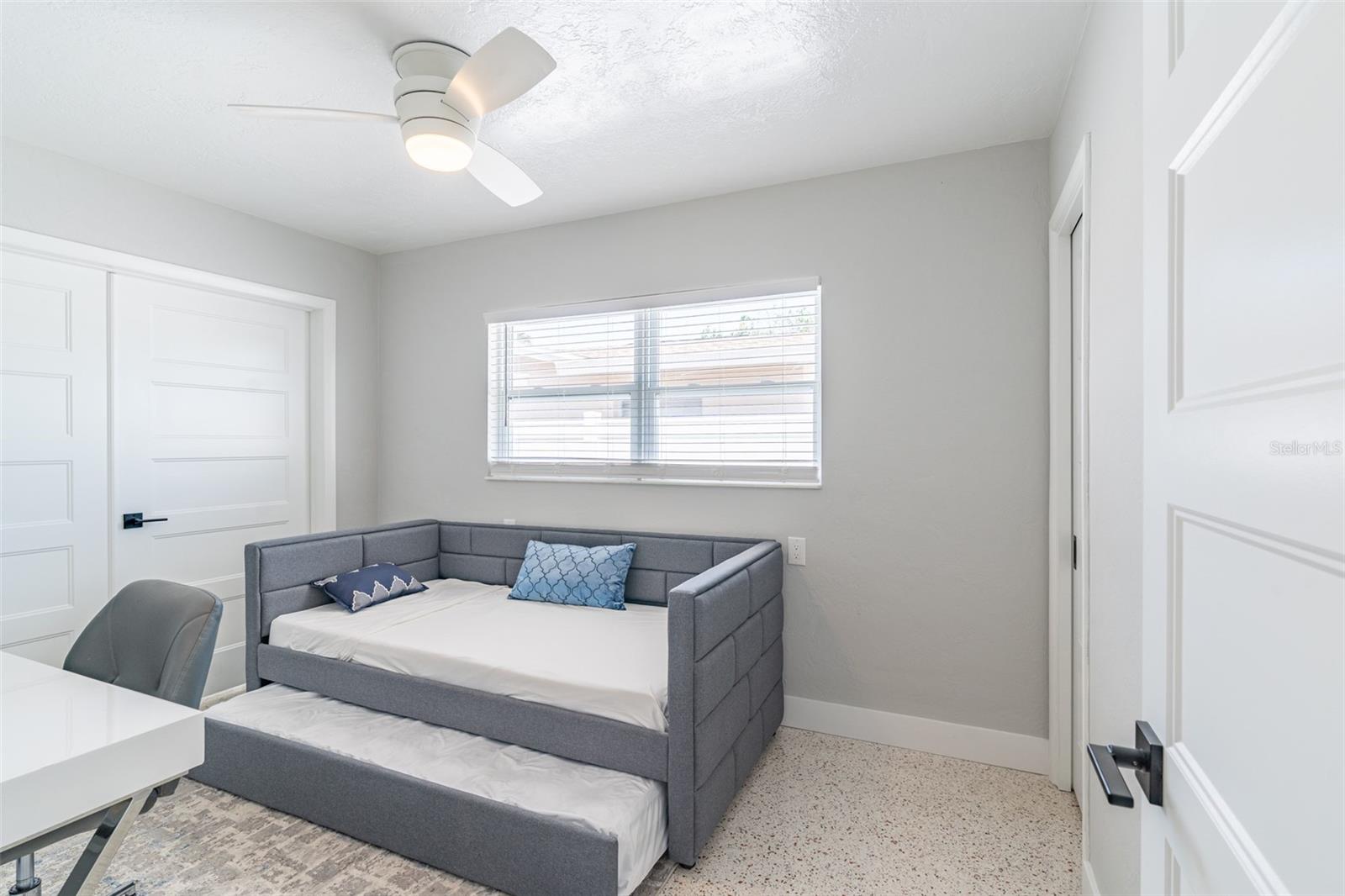 PASADENA SHORES - Residential Lease