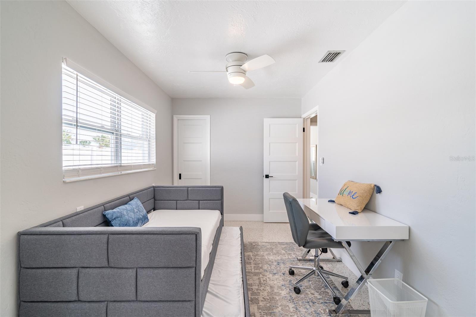 PASADENA SHORES - Residential Lease