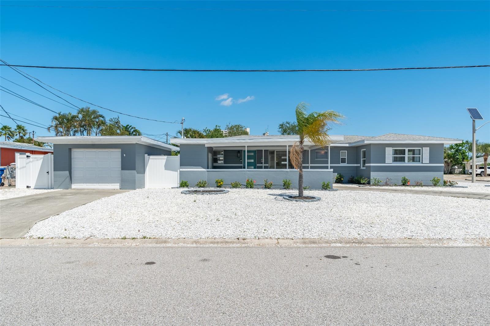Welcome to this calm & charming Home! Luxury , Privacy and modern living. LOCATION LOCATION !
Your family will be close to everything when you stay at this centrally-located place. Just 1.9 miles from the Upham/St Pete beach access, Few steps to the Bay for fishing lovers, Sunset and Dolphin show. Close to bars, restaurants, art galleries, craft beer, nail Spa, local shopping, St Pete Pier, Madeira beach, Johns Pass and much more..
Large backyard to enjoy your Bbq & florida sunny days.
St Pete beach was voted #1 Beach in America by TripAdvisor!!
This Home is fully furnished, available for 3months lease, 6 months, 1 year or more.
