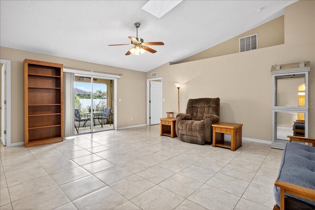 PINE LAKES - Residential