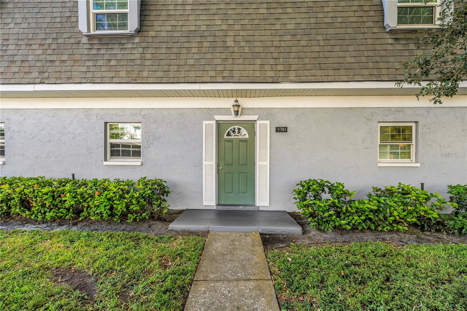 1701 BELLEAIR FOREST DRIVE B