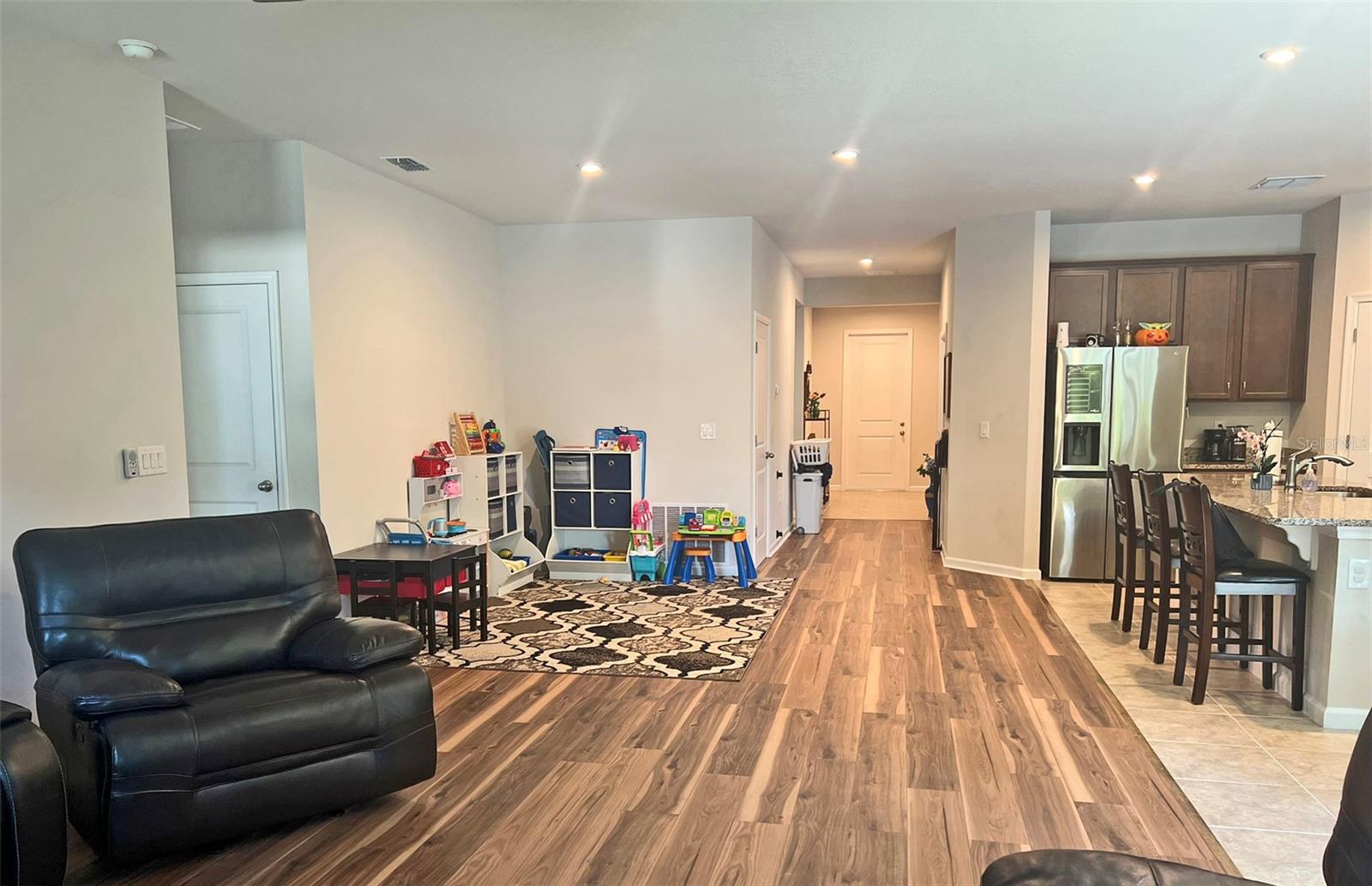 DORA LANDINGS - Residential