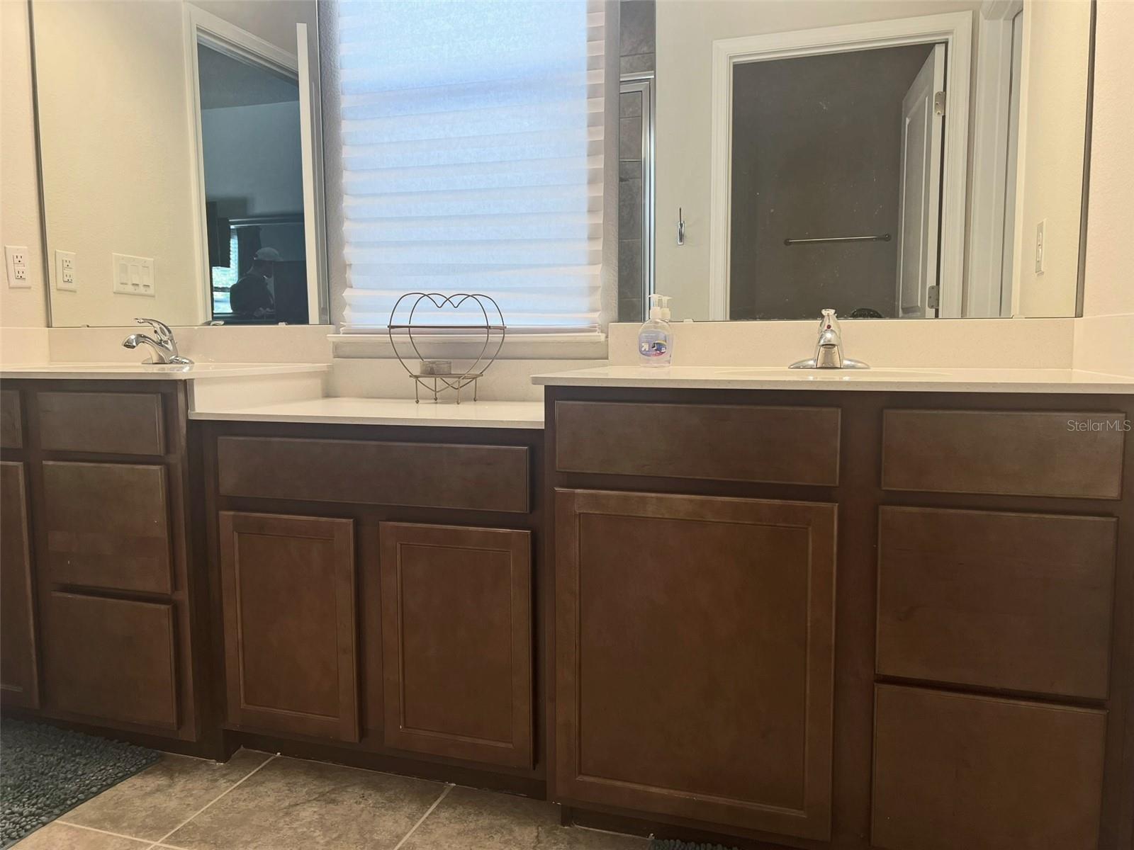 DORA LANDINGS - Residential