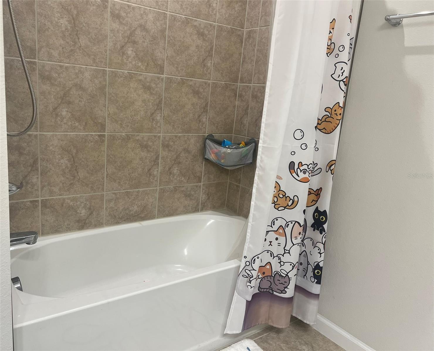 DORA LANDINGS - Residential