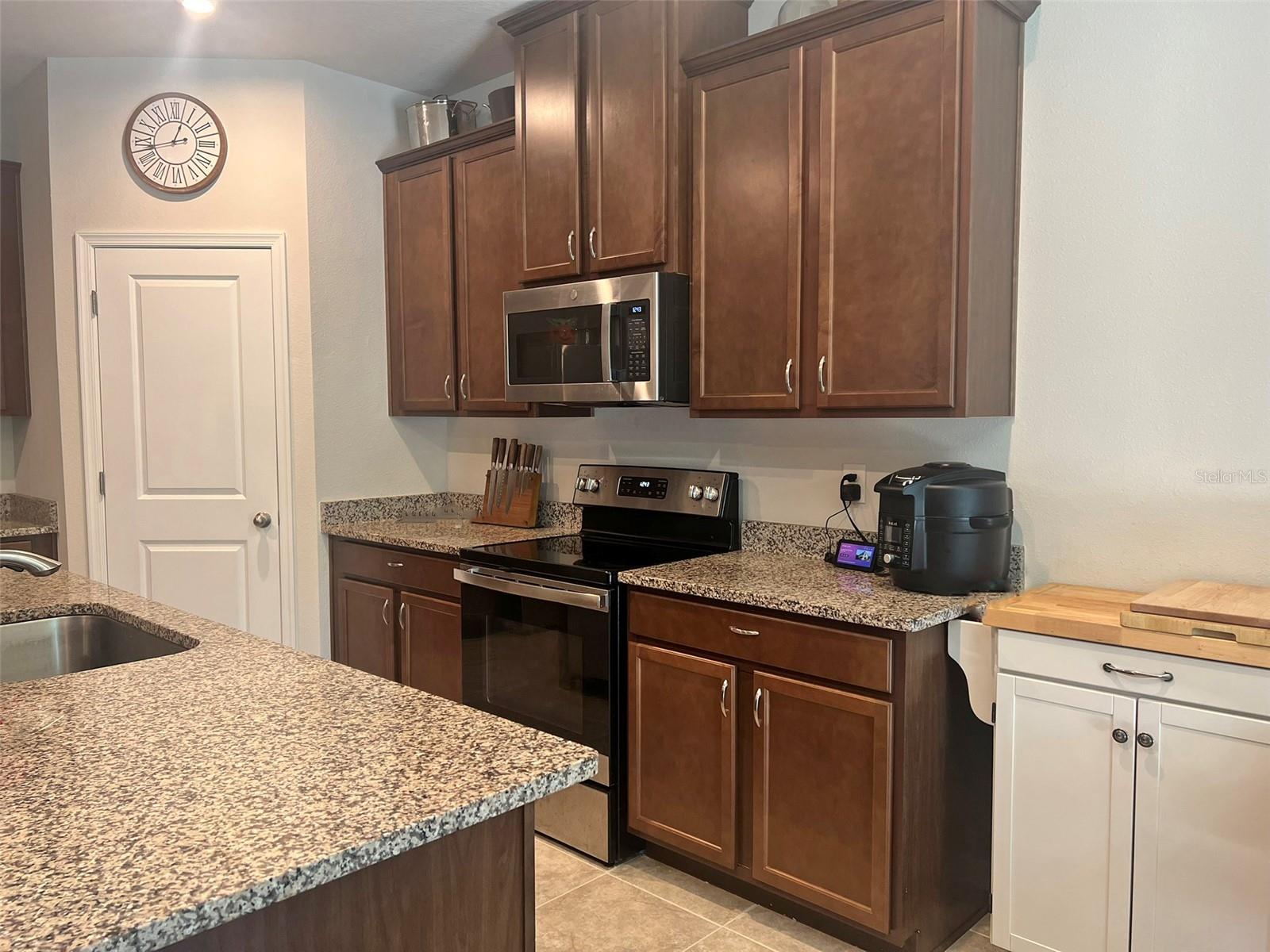 DORA LANDINGS - Residential