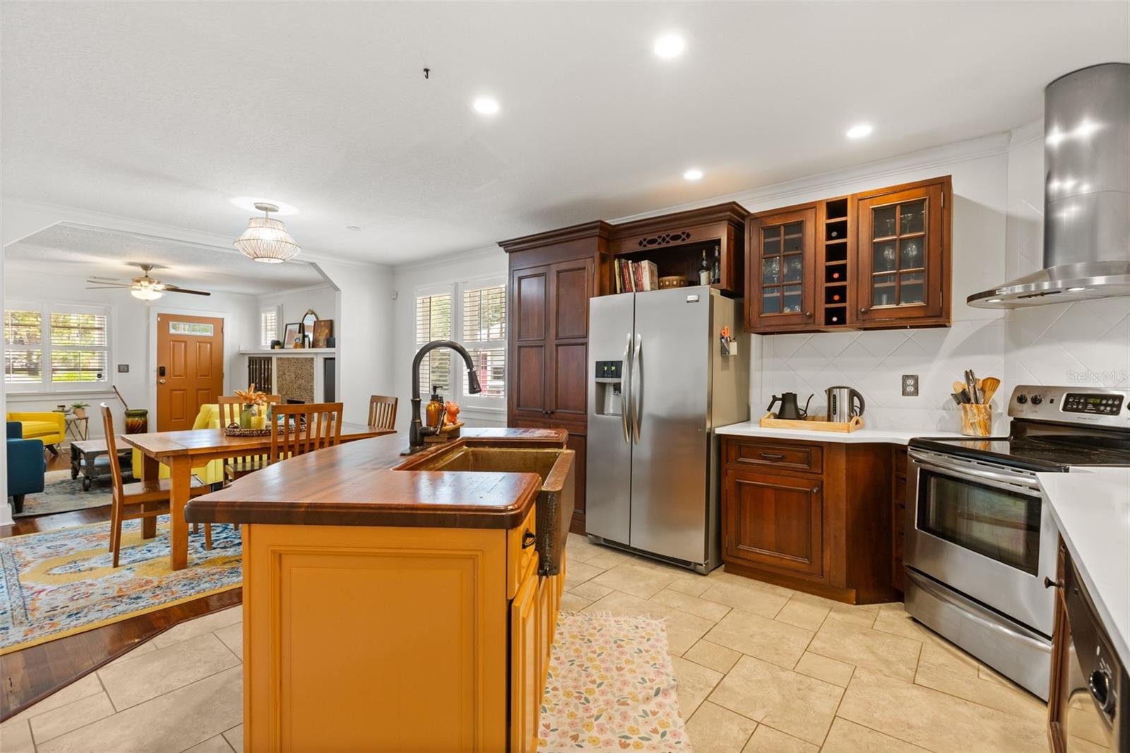 1217 NOBLE PLACE
