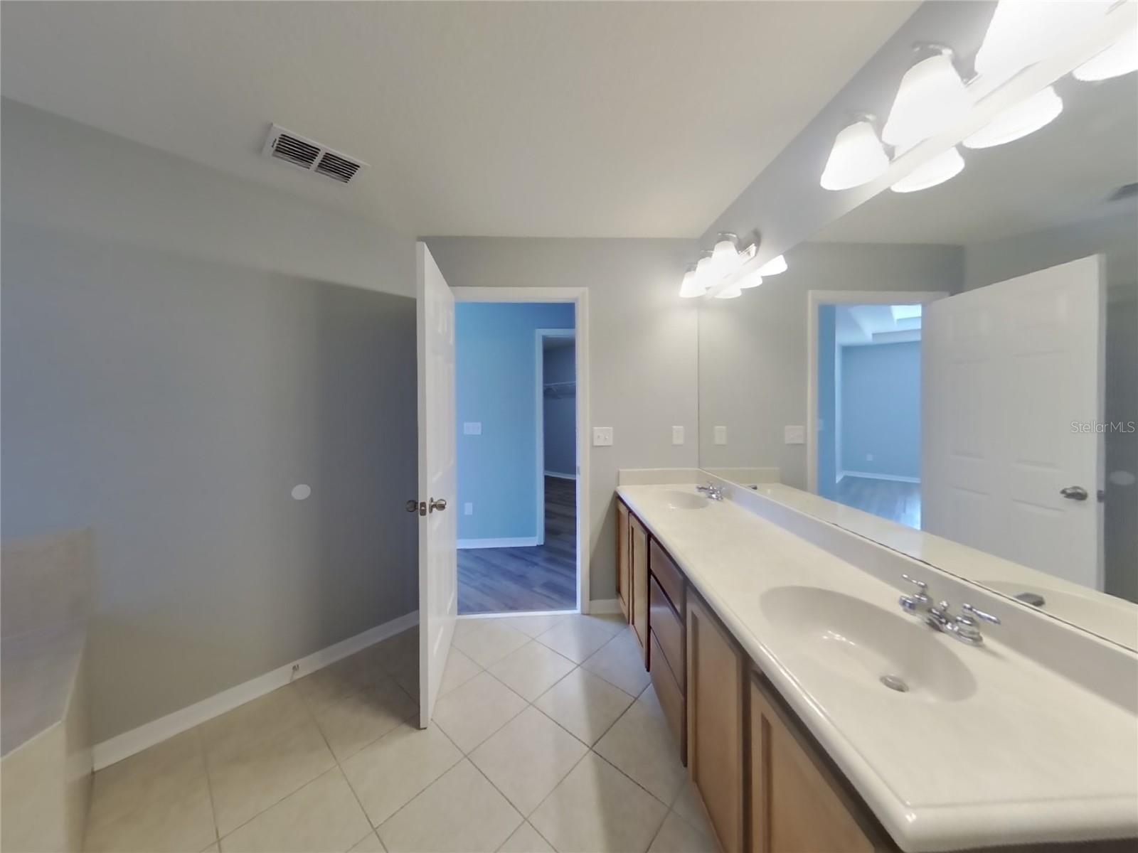 BROOKFIELD ESTATES - Residential Lease