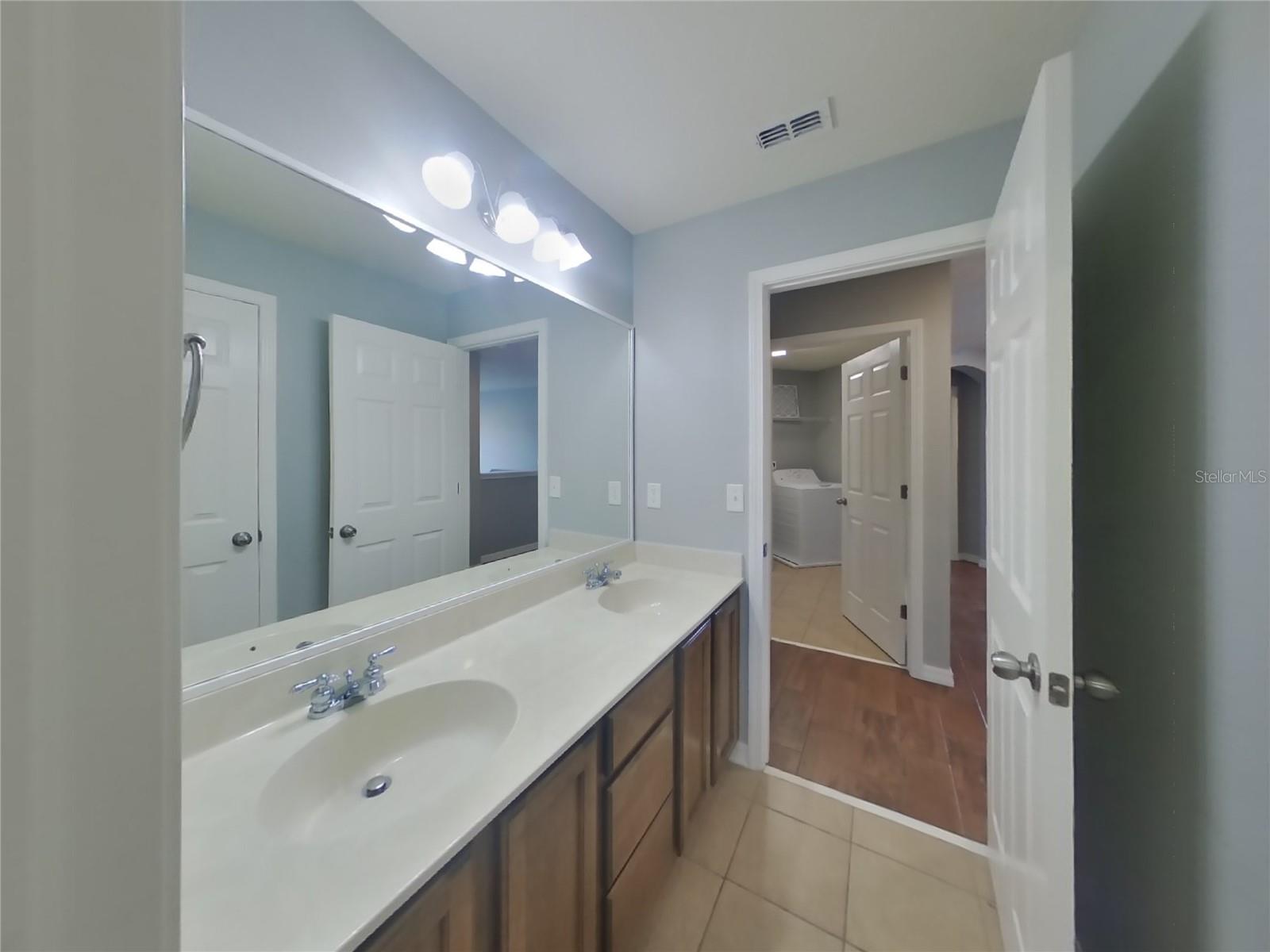 BROOKFIELD ESTATES - Residential Lease