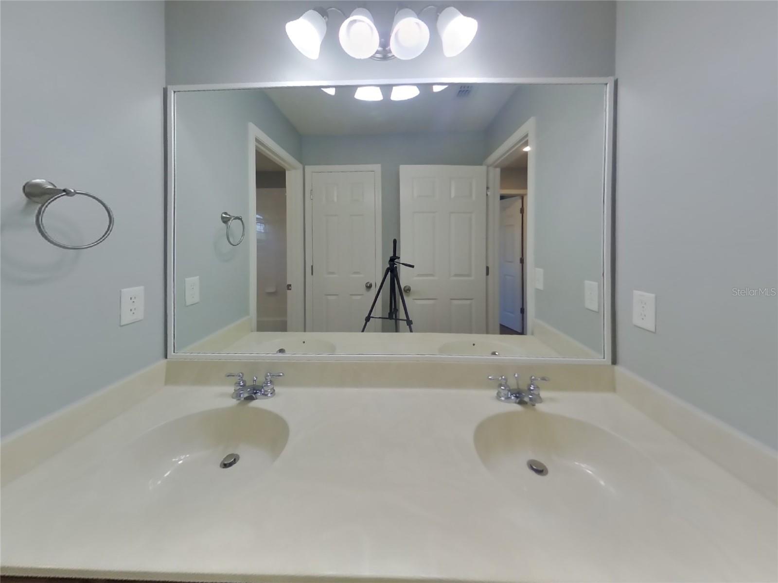 BROOKFIELD ESTATES - Residential Lease