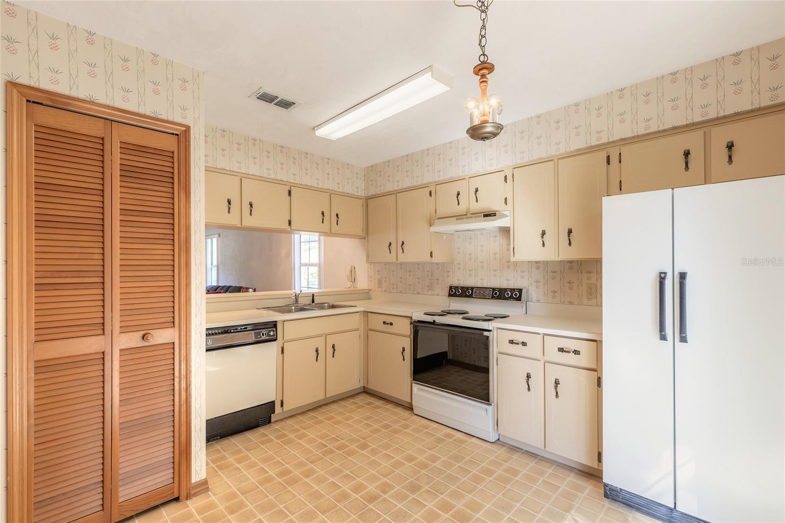 SOUTHERN OAKS - Residential