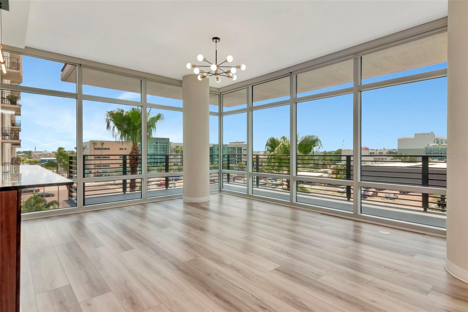 GRAND CENTRAL AT KENNEDY RESID - Residential