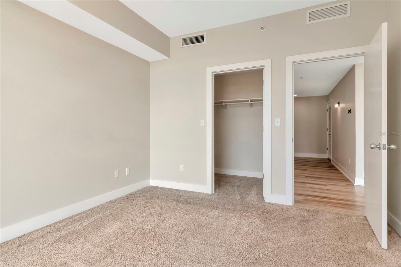 GRAND CENTRAL AT KENNEDY RESID - Residential