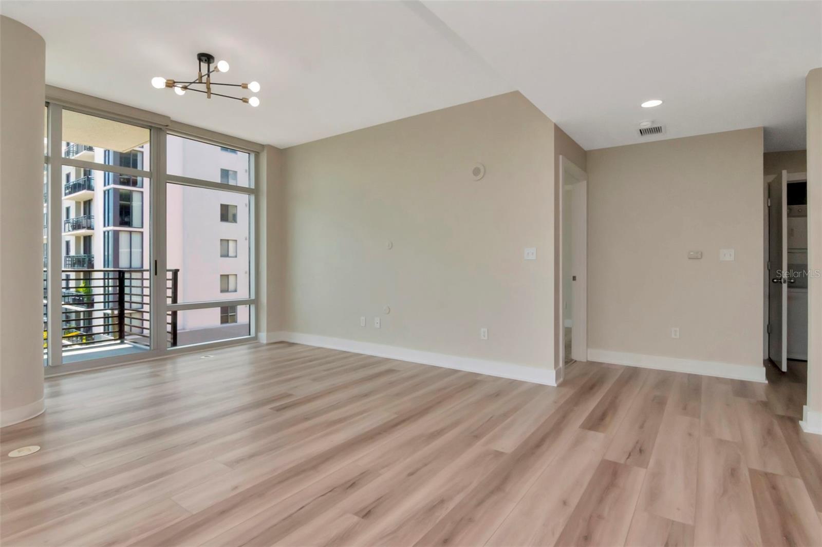 GRAND CENTRAL AT KENNEDY RESID - Residential