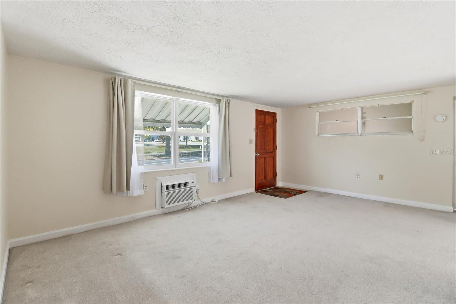 BEVERLY HILLS UNIT 04 - Residential