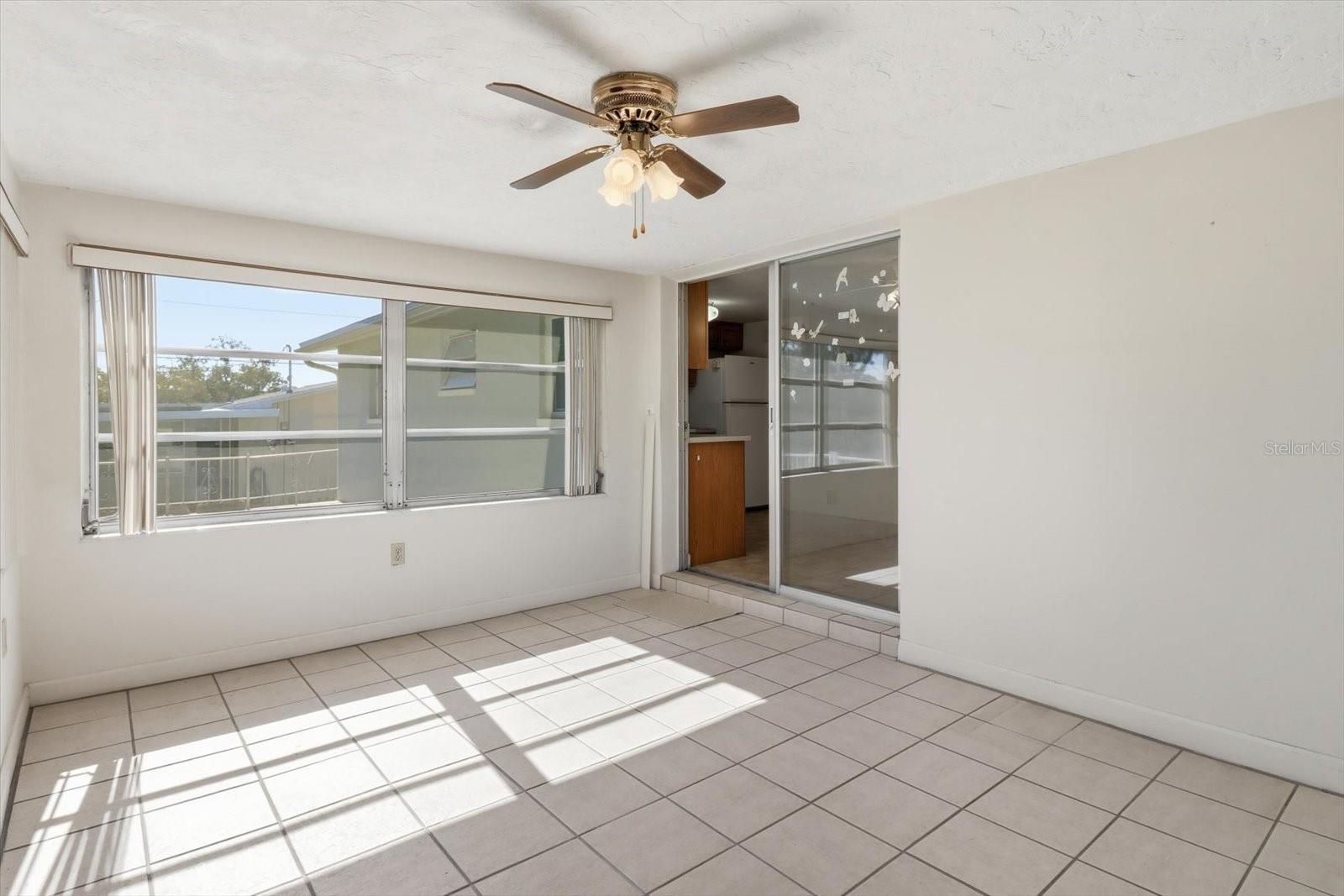 BEVERLY HILLS UNIT 04 - Residential