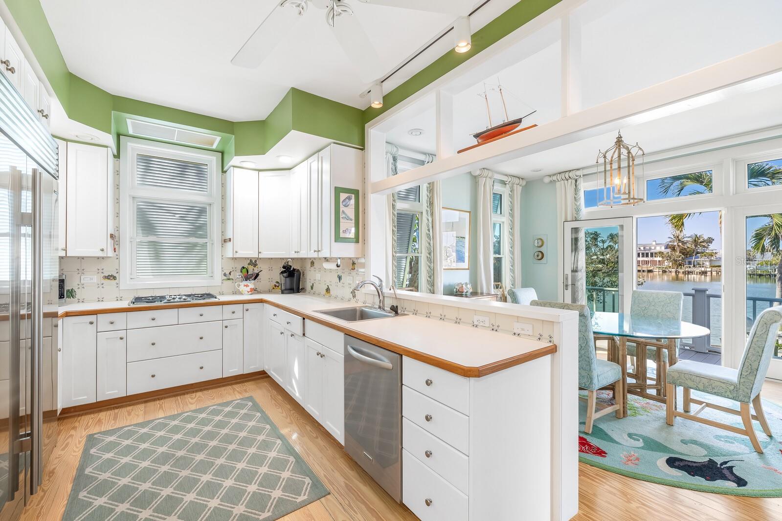 HARBOR DRIVE WATERWAYS - Residential