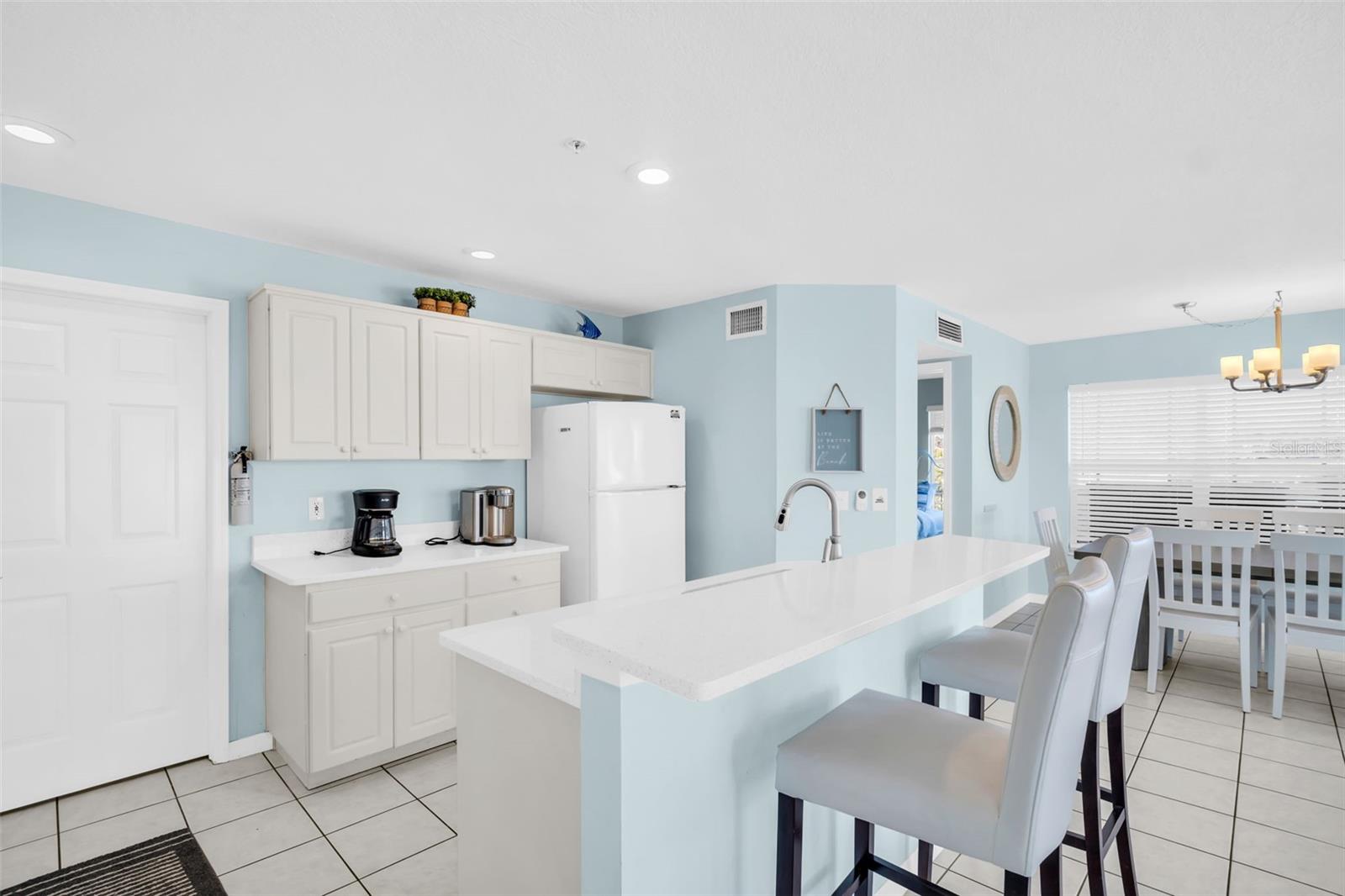 SUNSET PARADISE CONDO - Residential