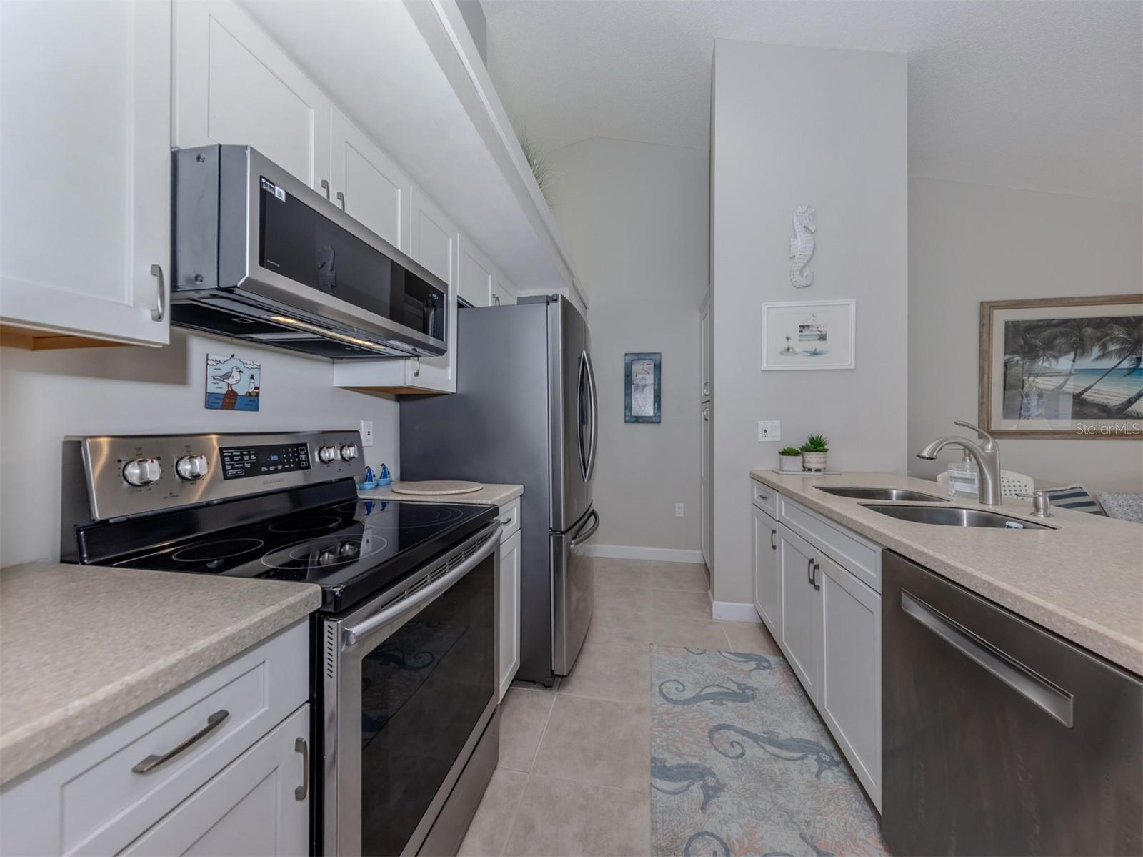 GREENVIEW VILLAS - Residential